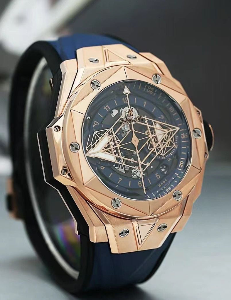 Hublot, Big Bang Sang Bleu II King Gold Blue Watch, Ref. # 418.OX.5108.RX.MXM20 Pre-Owned Model