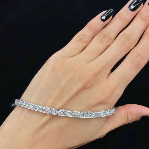 14k White Gold Diamond Bracelet features 5.0ct. TDW 