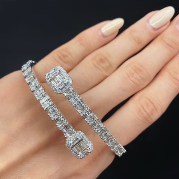 14k White Gold Diamond Bracelet features 5.42ct of TDW - 
