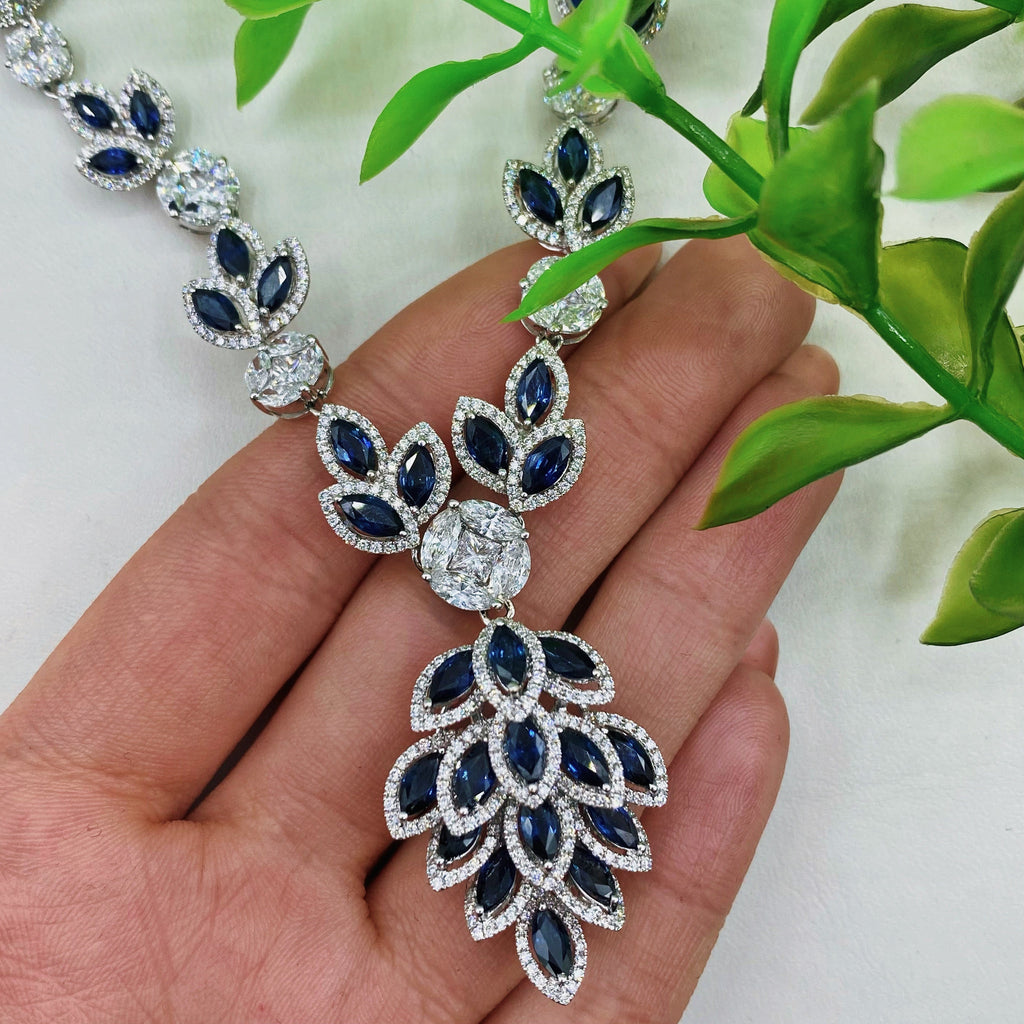 18kt White Gold Diamond And Sapphire Necklace With 6.35ct 