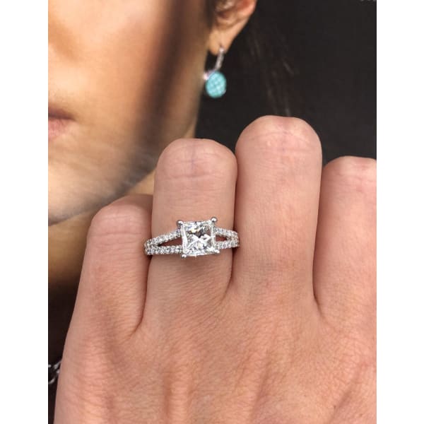 Amazing 14k White Gold Engagement Ring with 2.00ct Diamonds