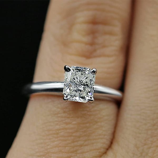 Beautiful White Gold Engagement Ring with Solitaire 1.00ct Cushion Cut Diamond Eng-171500