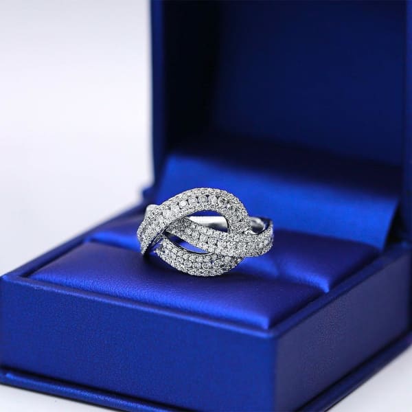 Charming 18k White Gold Cocktail Ring with 1.30ct of Natural Diamonds R-6300, Ring in packing