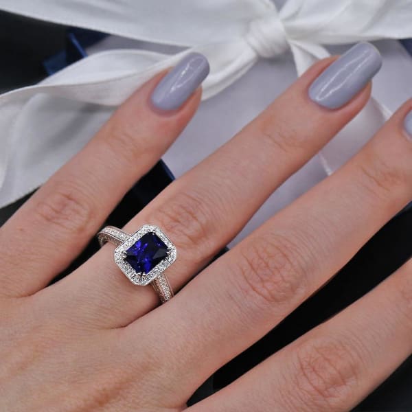 Exclusive 18k White Gold Cocktail Ring features with 2.20ct Defused Blue Sapphire and 1.10ct Diamonds, Fashion decoration