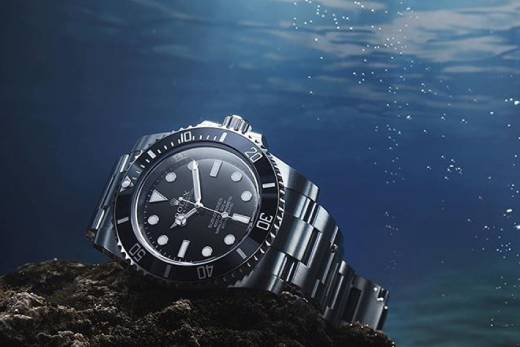 Understanding the Key Differences: Water Resistant vs. Waterproof Watches