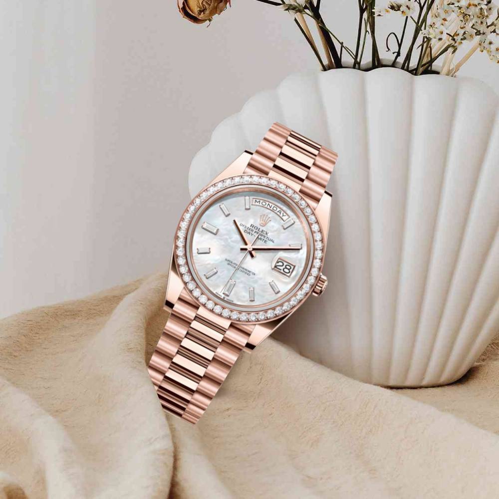 2024 Release Rolex Day-Date 40 mm | 18k Everose gold President bracelet | White mother-of-pearl Diamond dial Diamond bezel | Men's Watch 228345RBR