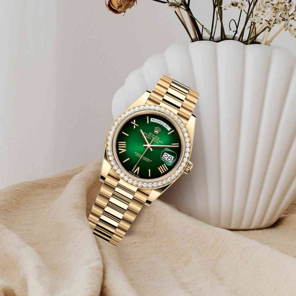 2024 Release Rolex Day-Date 40 mm | 18k yellow gold President bracelet | Green ombré dial Diamond bezel | Men's Watch 228348RBR