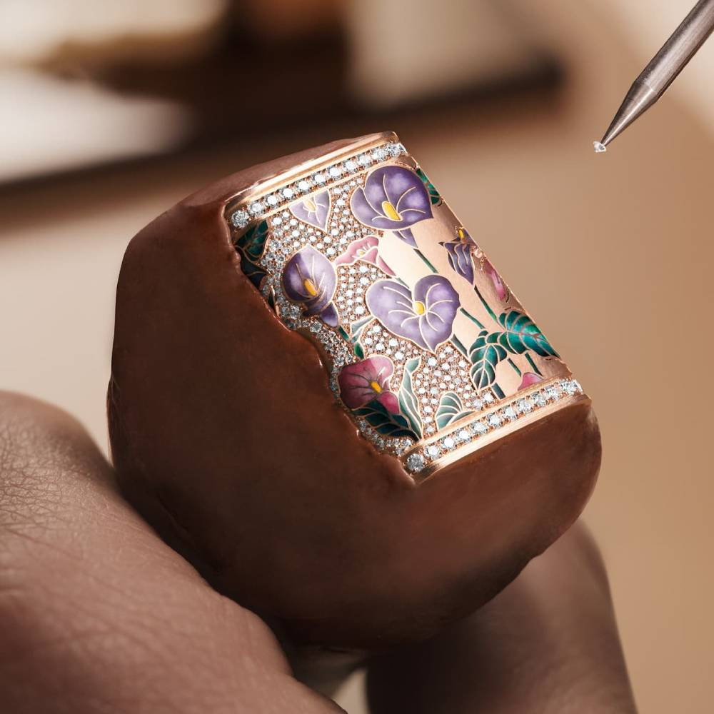 2025 Model Jaeger-LeCoultre Reverso One Precious Flowers 40mm - Ref: Q3292435 White Mother-of-Pearl Dial in 18k Rose Gold Case, Purple Leather