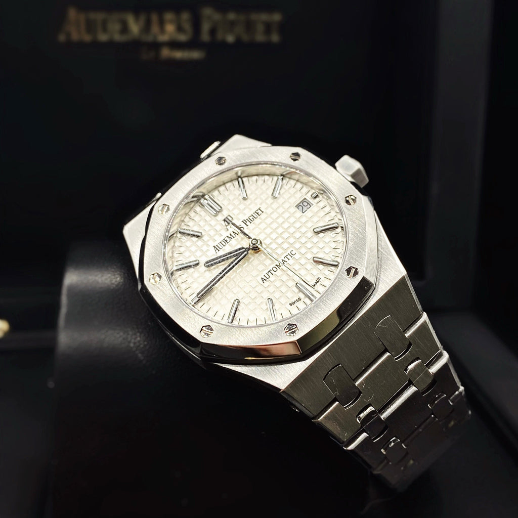 Audemars Piguet Royal Oak 37 mm | Stainless steel Bracelet | Silver-toned Dial | Ladies Watch Ref. 15450ST.OO.1256ST.01