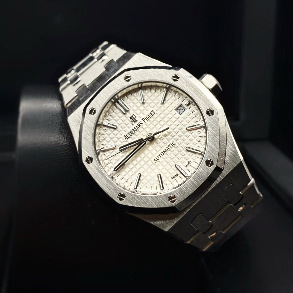 Audemars Piguet Royal Oak 37 mm | Stainless steel Bracelet | Silver-toned Dial | Ladies Watch Ref. 15450ST.OO.1256ST.01