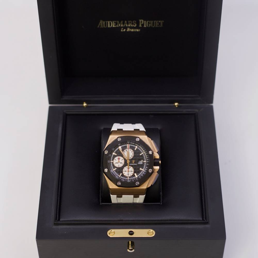 Audemars Piguet Royal Oak Offshore Chronograph 44 mm, White rubber strap, Black Dial, 18k Rose Gold Case | Mens Watch, Ref. 26401RO.OO.A002CA.01