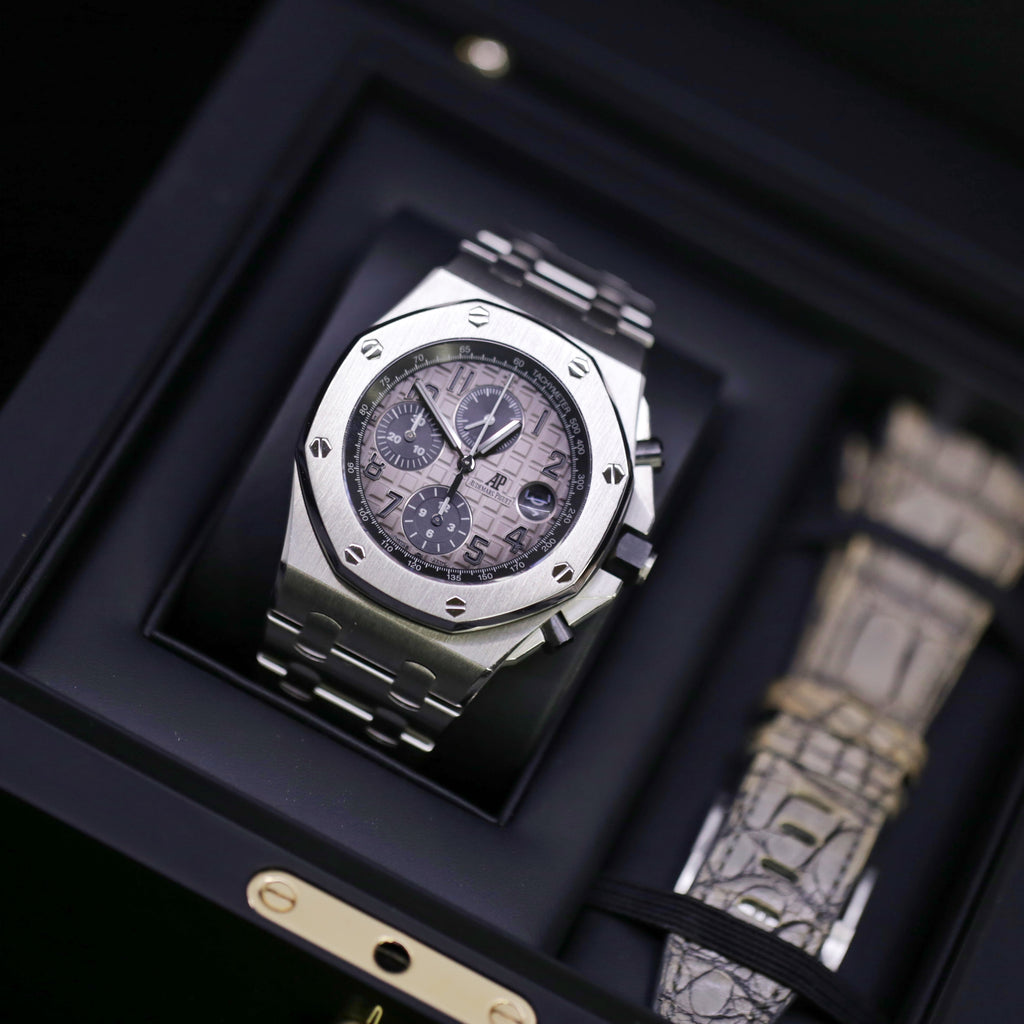 Audemars Piguet Royal Oak Offshore Chronograph 42 mm | Platinum Bracelet | Grey Dial | Platinum Case | Mens Watch, Ref. 26470PT.OO.1000PT.01