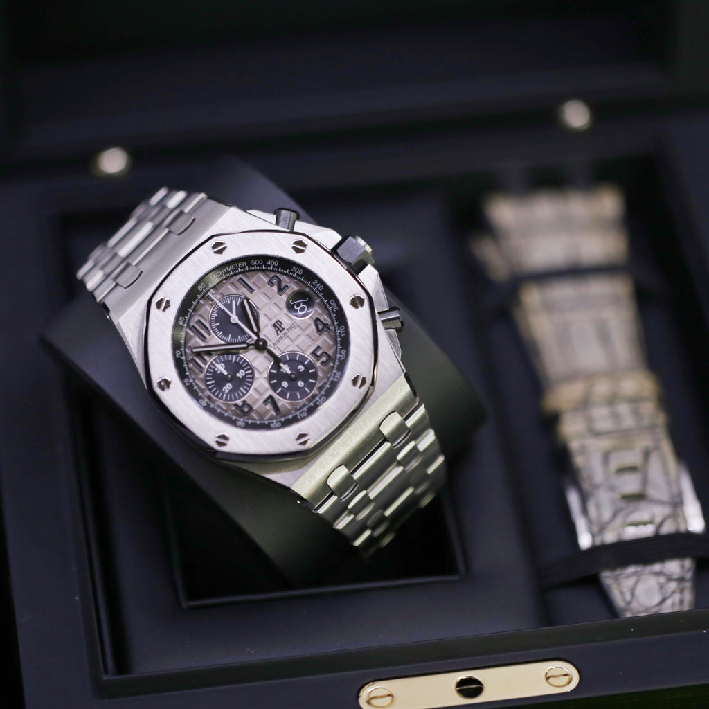 Audemars Piguet Royal Oak Offshore Chronograph 42 mm | Platinum Bracelet | Grey Dial | Platinum Case | Mens Watch, Ref. 26470PT.OO.1000PT.01