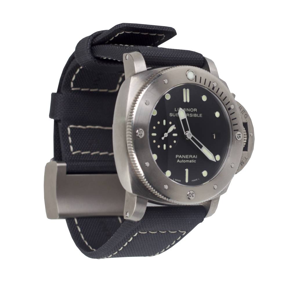 Panerai Luminor Submersible 47 mm - Ref: PAM00305 Black Dial, Titanium Case Black Rubber Bracelet Watch