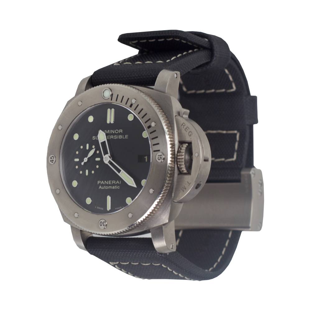 Panerai Luminor Submersible 47 mm - Ref: PAM00305 Black Dial, Titanium Case Black Rubber Bracelet Watch