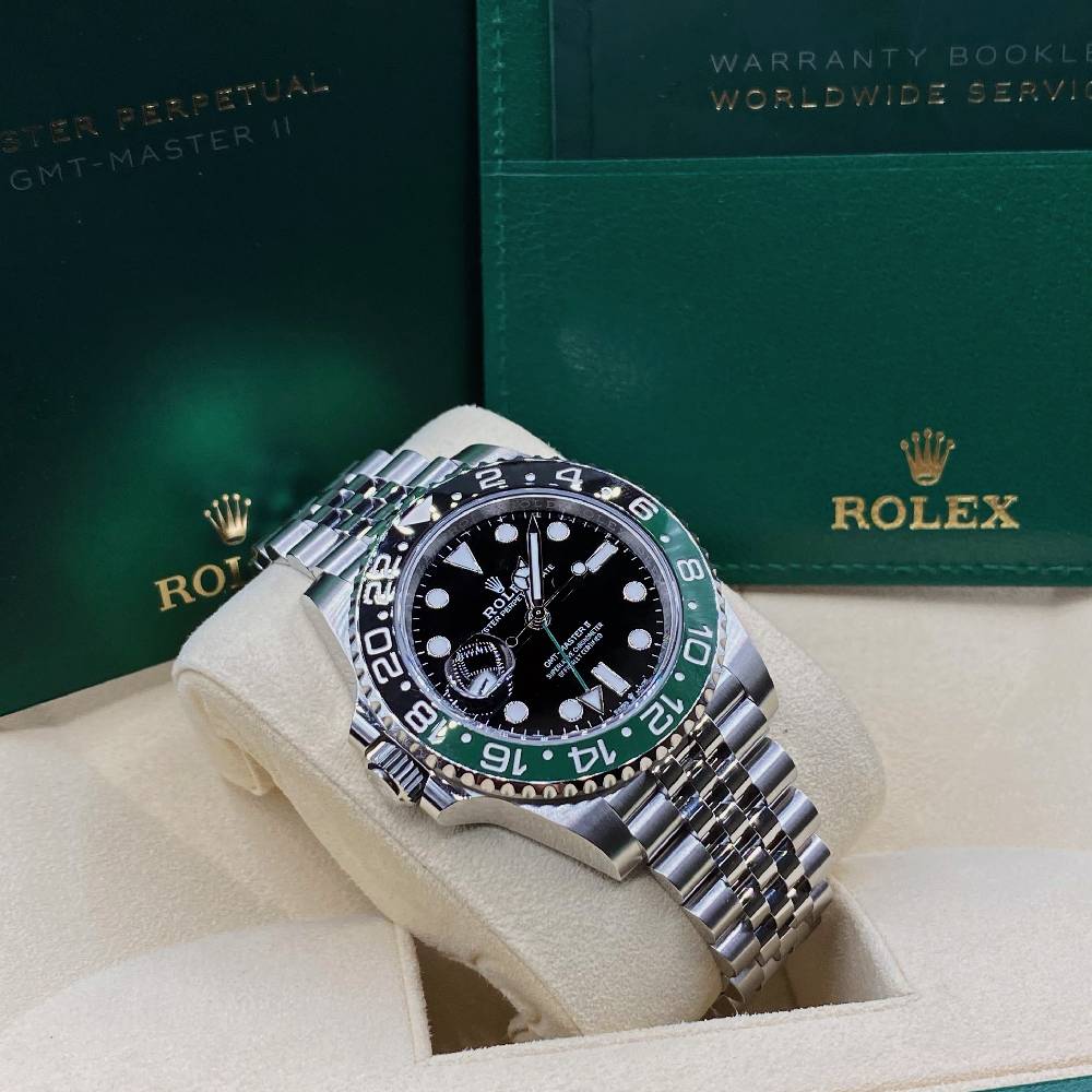 Rolex GMT-Master II "Sprite" 40mm - Ref: 126720VTNR - Black Dial, Green & Black Bezel, Stainless Steel Jubilee Bracelet Men's Watch