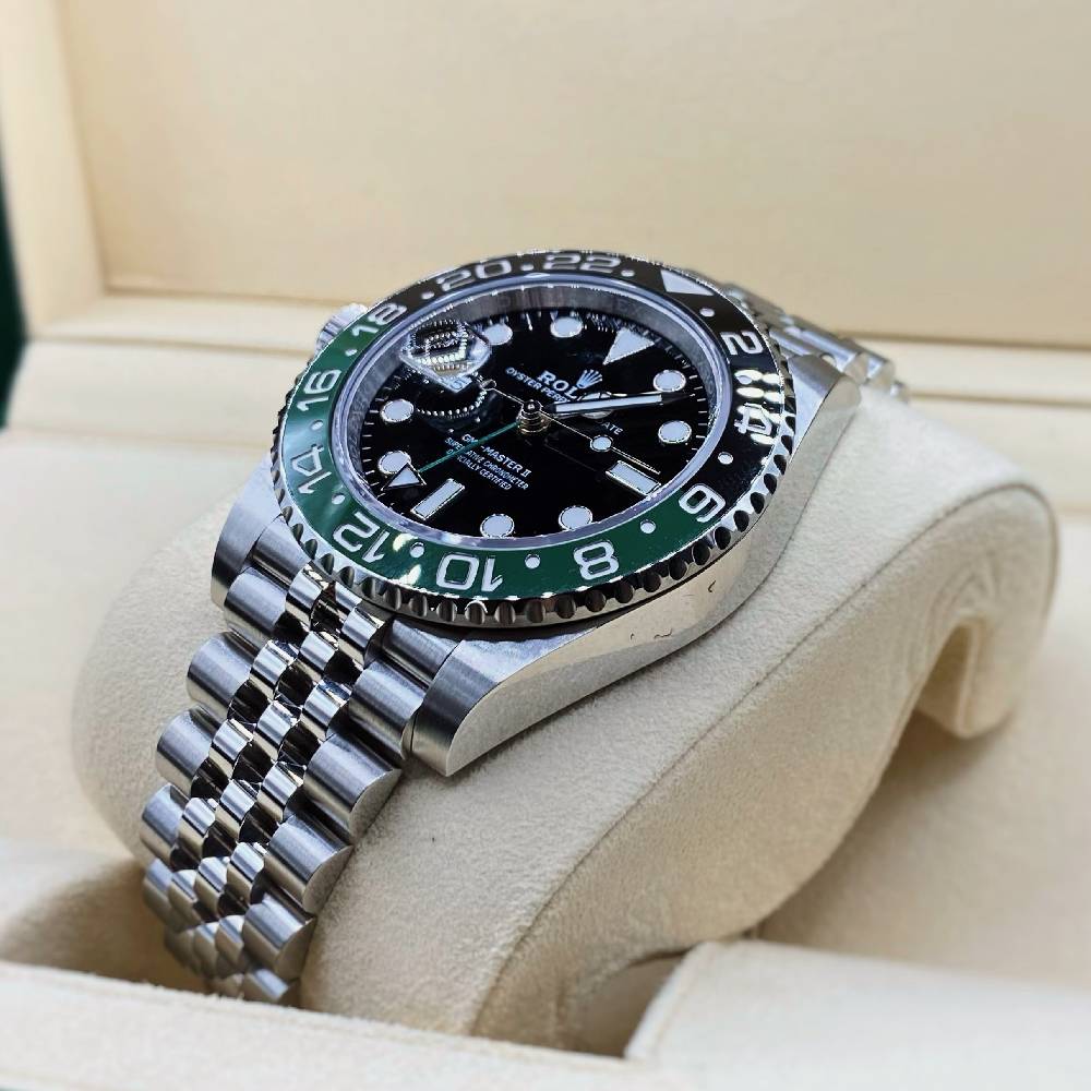 Rolex GMT-Master II "Sprite" 40mm - Ref: 126720VTNR - Black Dial, Green & Black Bezel, Stainless Steel Jubilee Bracelet Men's Watch