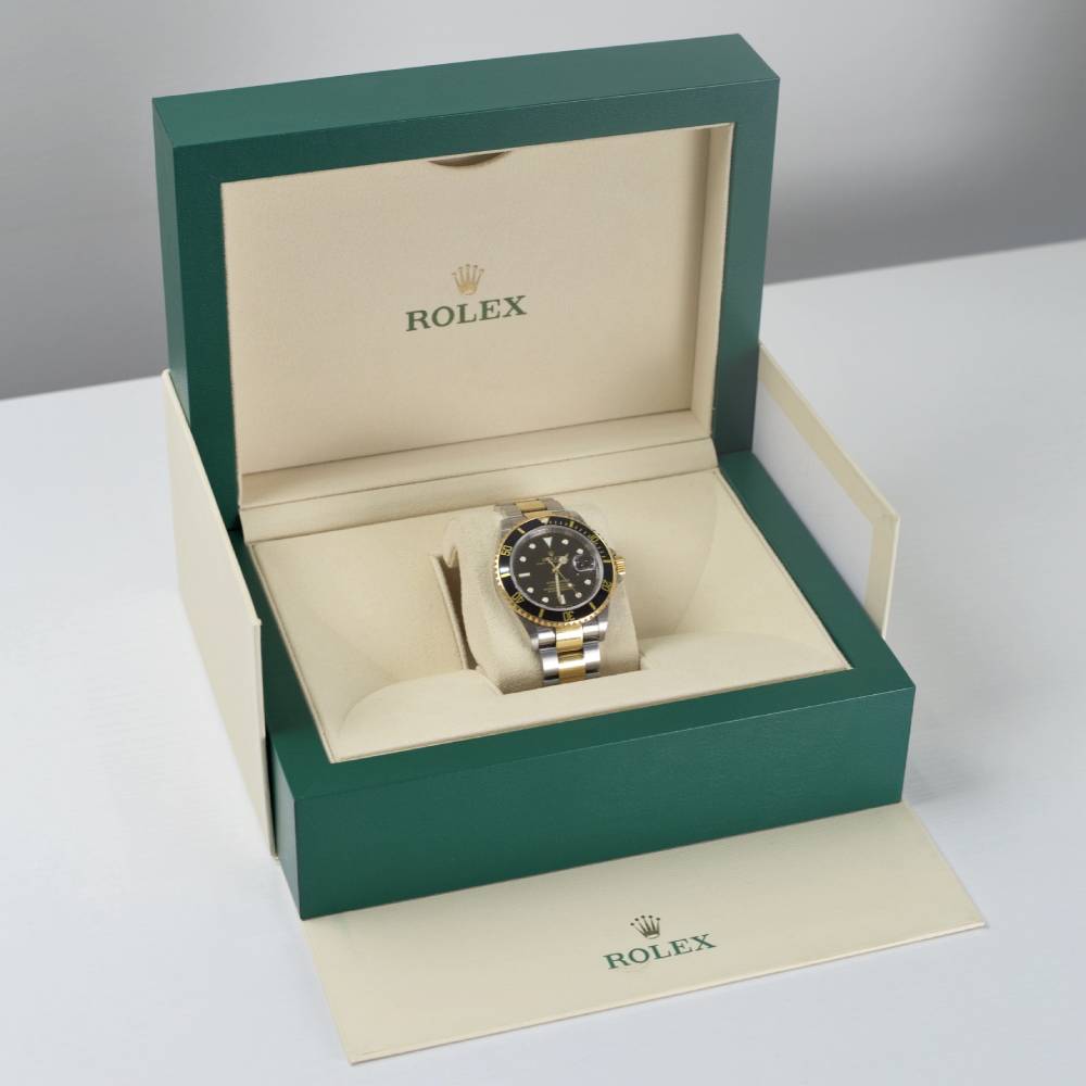 Rolex Submariner Date 40mm - Ref: 16613 - Black Dial, Two Tone Stainless Steel & 18K Yellow Gold Oyster Bracelet Watch