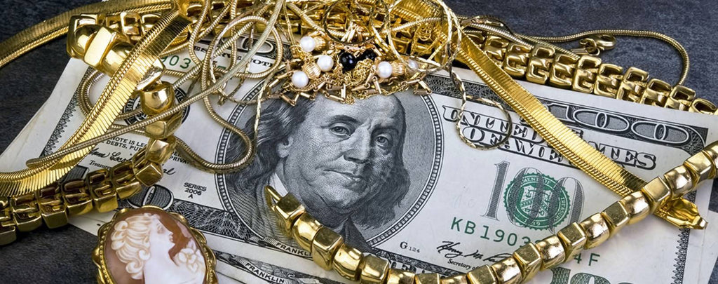 Gold buyer appraising jewelry in New York City