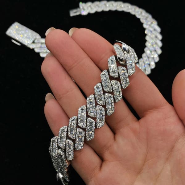 14kt White Gold Cuban Link Chain With 31.20ct Diamonds 