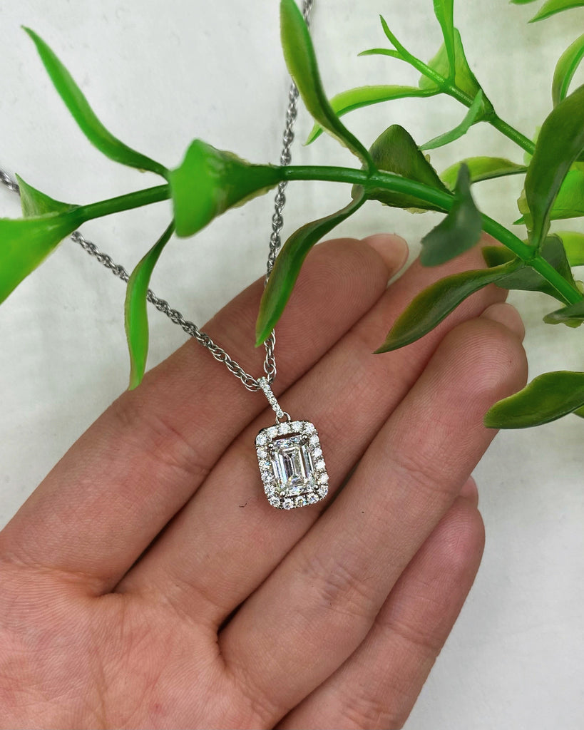 18k White Gold Emerald Cut Diamond Pendant PEN-25005 - 