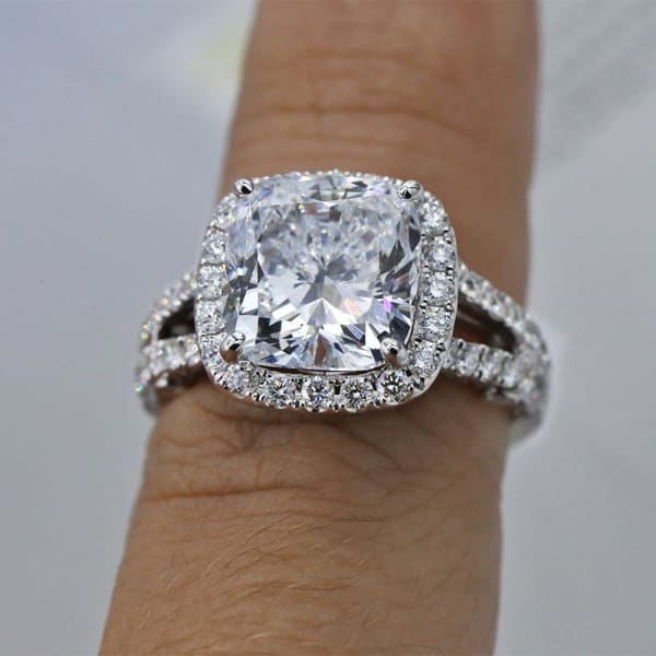 18k White Gold Engagement Ring with Diamonds 6.48ct