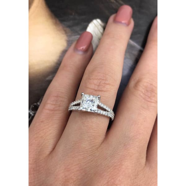 Amazing 14k White Gold Engagement Ring with 2.00ct Diamonds, enlarged image 