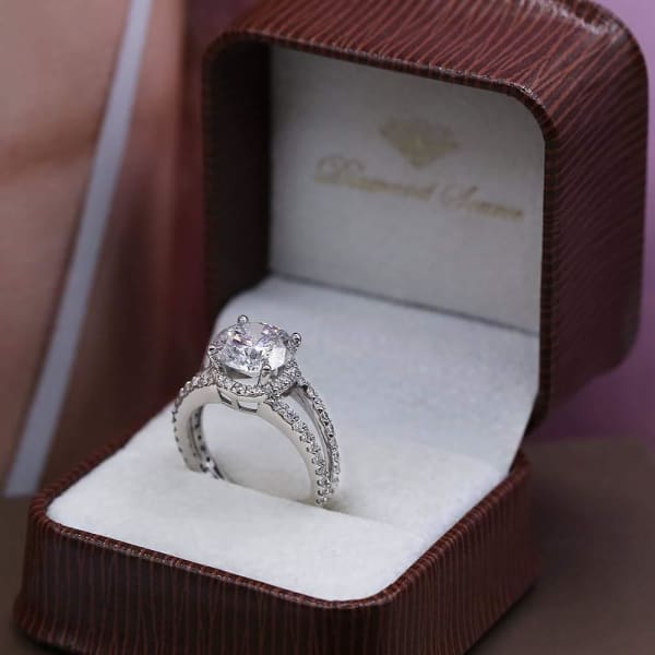 Amazing 18k White Gold Engagement Ring w/ 5.32ct. Diamonds,  Main view