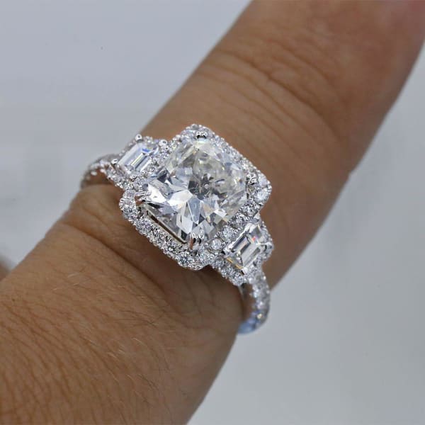 Amazing 18k White Gold Engagement Ring with 4.21ct. Diamonds