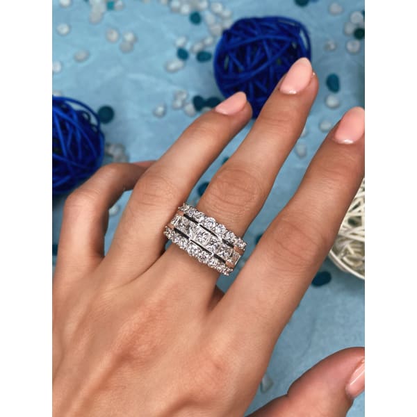 Amazing 18KW Cocktail ring with 3.7ct. of Total Diamond 