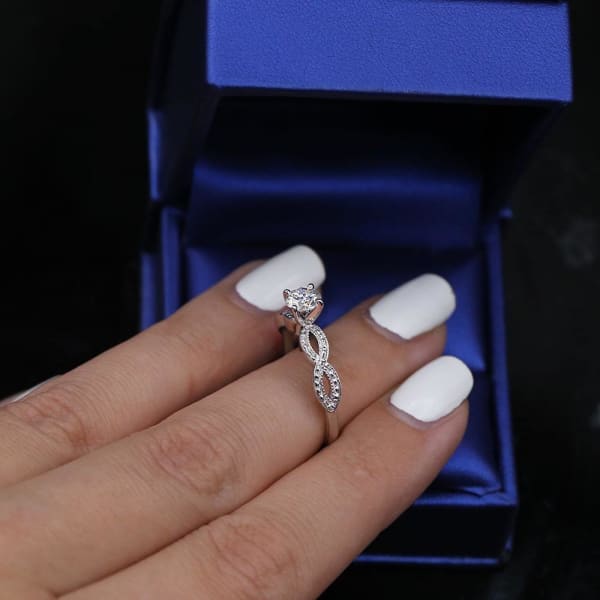 Beautiful 18k White Gold Engagement Ring with 0.50ct. Diamonds,  Fashion decoration