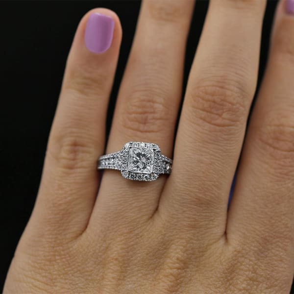 Certified 18k White Gold Engagement ring with Center 1.57ct Princess cut Diamond RN-21000, Ring on a finger