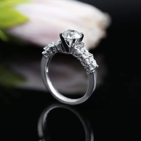Charming 18k White Gold Engagement Ring features 1.25 ct of Diamonds DS-4562325, side