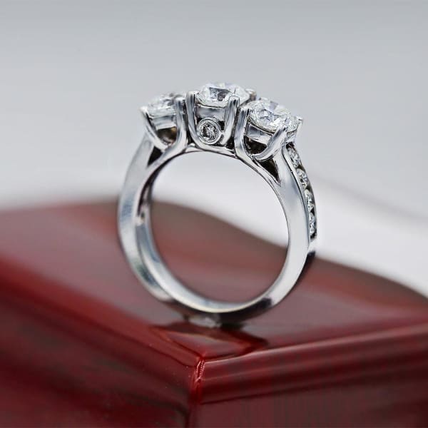Dazzling Three-Stone Engagement ring features 3.00ctю of round cut Diamonds DS-4563945, enlarged image