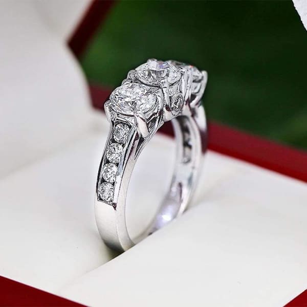Dazzling Three-Stone Engagement ring features 3.00ctю of round cut Diamonds DS-4563945