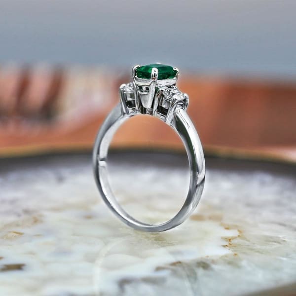 Elegant Engagement Ring with 1.00ct Center Green Emerald and two Round Diamonds on sides Eng-5001, Profile