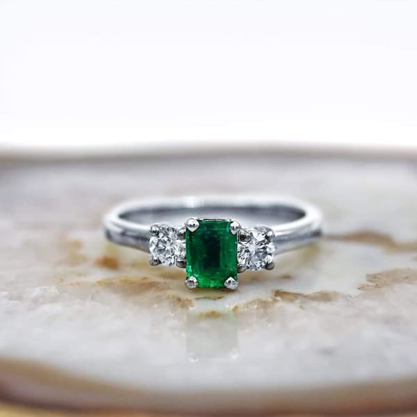 Elegant Engagement Ring with 1.00ct Center Green Emerald and two Round Diamonds on sides Eng-5001, Full face
