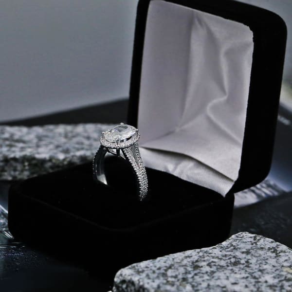 Engagement Ring with 3.01 ct of Total Diamond Weight Eng-30001, Ring in packing