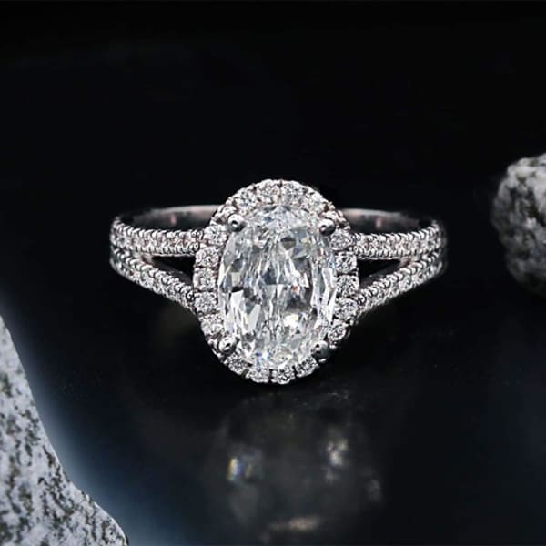Engagement Ring with 3.01 ct of Total Diamond Weight Eng-30001