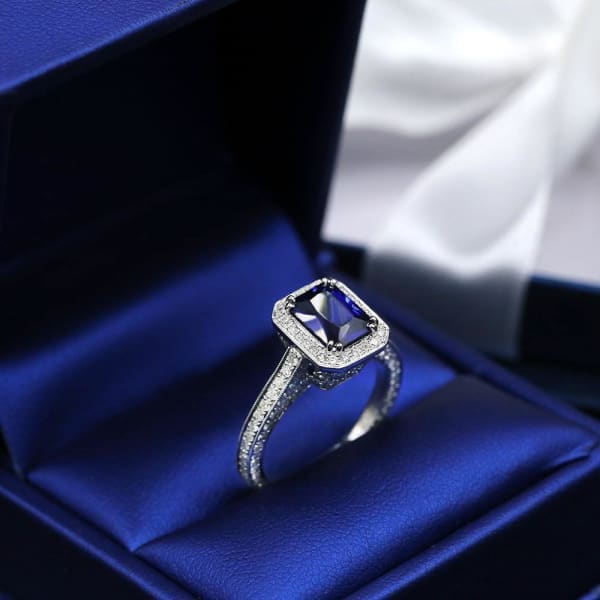 Exclusive 18k White Gold Cocktail Ring features with 2.20ct Defused Blue Sapphire and 1.10ct Diamonds, Ring in packing