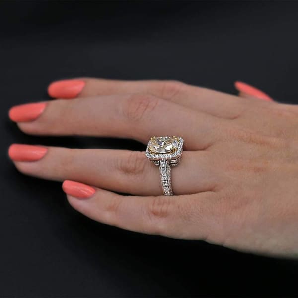 Fashion Ring with 5.18 ct of Total Diamond Weight RN-1711000, Ring on a finger