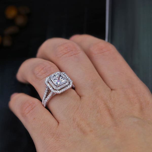 GIA certified engagement ring with 2.85 ct of Total Diamond Weight RN-100000