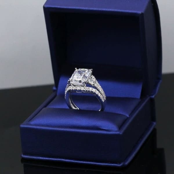 Great 18k White Gold Engagement Ring with Diamonds 6.29ct, Ring in packing