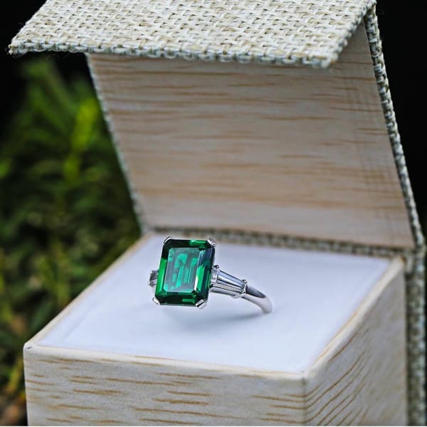 Platinum Cocktail Ring features with 6.00ct Green Emerald and 0.50ct Diamonds, Main view