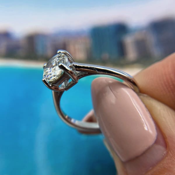 Solitaire Engagement Ring with Center Round cut Diamond 